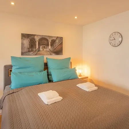 Sweethome - Studio Apartment Mit Kueche Und Balkon *