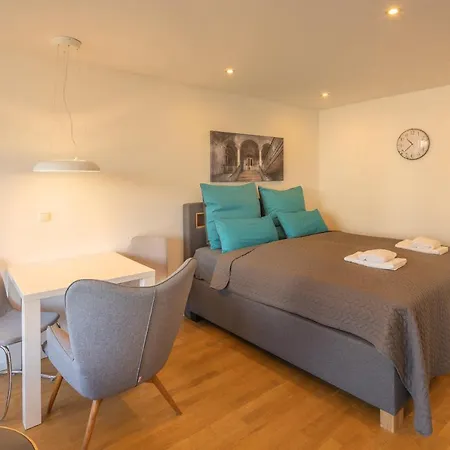 Sweethome - Studio Apartment Mit Kueche Und Balkon Apartman München