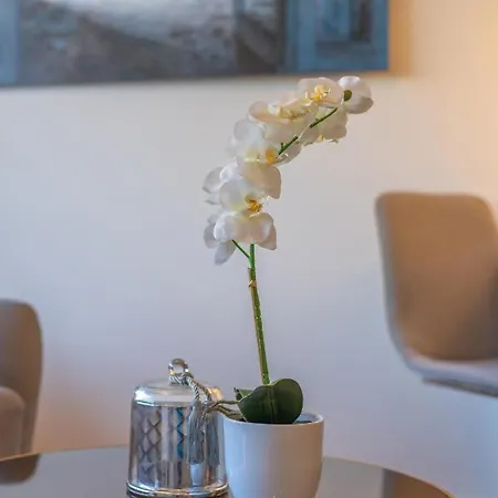 Daire Sweethome - Studio Apartment Mit Kueche Und Balkon