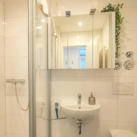 Sweethome - Business Mit Kuche Und Balkon Apartment Munich
