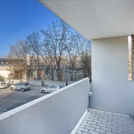 شقة Sweethome - Studio Apartment Mit Kueche Und Balkon ميونيخ